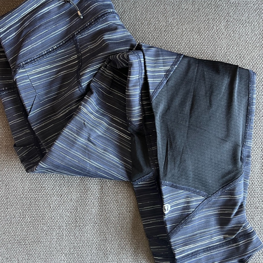 Lululemon leggings with pockets - Picture 2 of 3